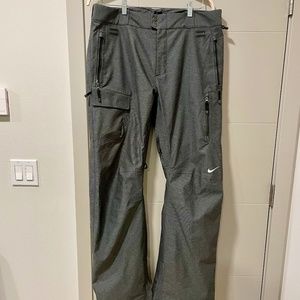 Nike Snowboarding / Ski Pants 20,000 mm waterproofing